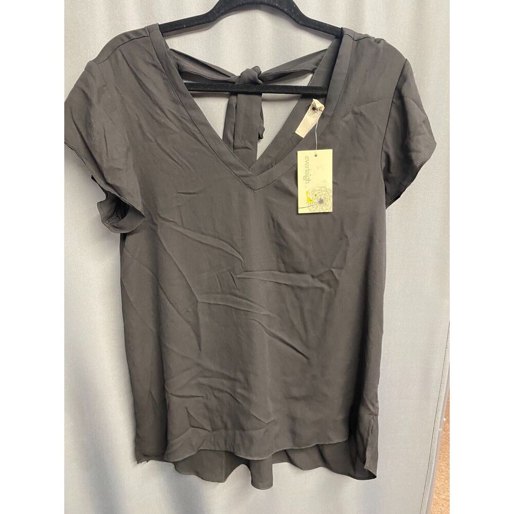 Everleigh Blouse Top Women Small Black Short Sleeve V-Neck Knot Back Hipster B61